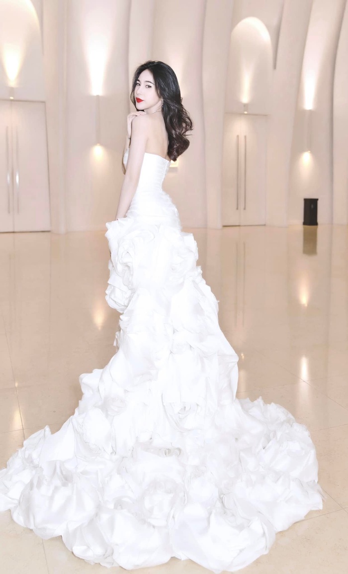 Thủy Tiên mang hit Giấc mơ tuyết trắng đi diễn dù trước đó đã bị Nathan Lee mua độc quyền?-1