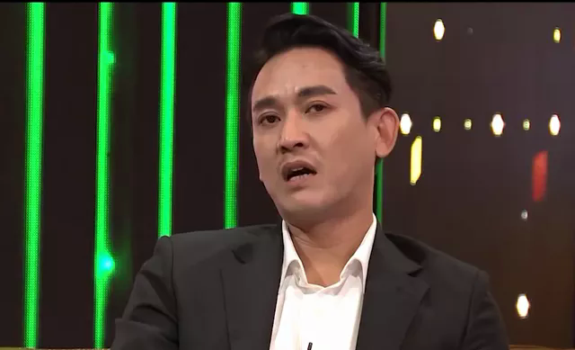 Hứa Vĩ Văn: Ở ngoài, tôi rất bình dân, cũng đi xe máy, ăn cơm lề đường-1