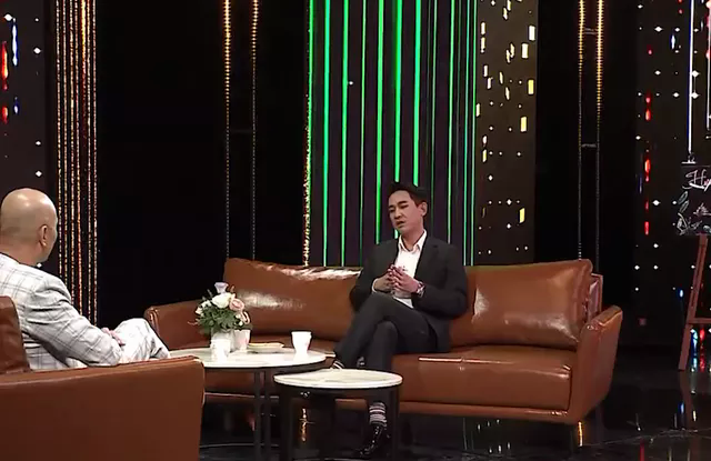 Hứa Vĩ Văn: Ở ngoài, tôi rất bình dân, cũng đi xe máy, ăn cơm lề đường-3