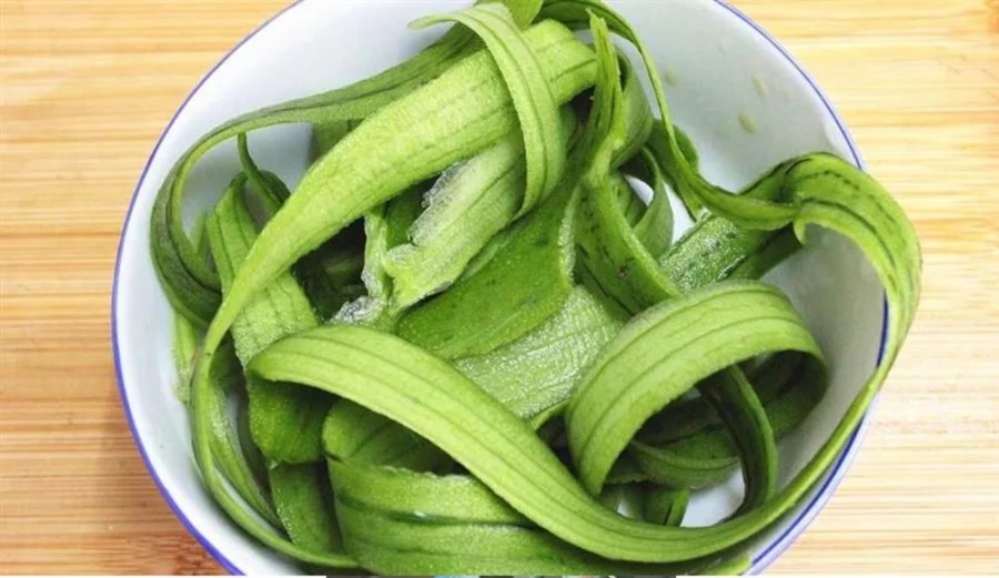 Đặt vỏ mướp vào tủ lạnh, lợi ích quá lớn mà nhiều người chưa biết-1