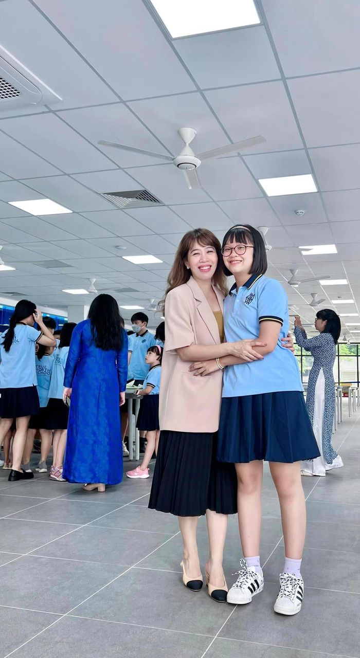 Sao Việt nô nức đưa con tới trường dịp khai giảng năm học mới-8