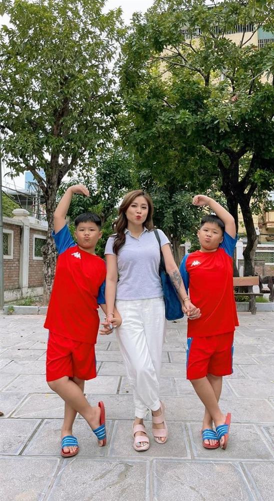 MC Diệp Chi, BTV Hoàng Linh, diễn viên Bảo Thanh cùng dàn sao Việt xúng xính đưa con đi khai giảng-2