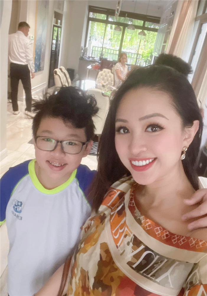 MC Diệp Chi, BTV Hoàng Linh, diễn viên Bảo Thanh cùng dàn sao Việt xúng xính đưa con đi khai giảng-4