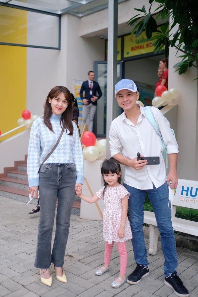 MC Diệp Chi, BTV Hoàng Linh, diễn viên Bảo Thanh cùng dàn sao Việt xúng xính đưa con đi khai giảng-6