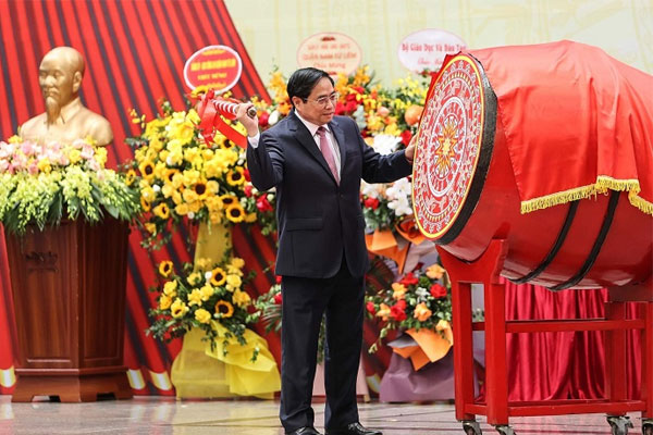 Thủ tướng Chính phủ Phạm Minh Chính dự lễ khai giảng năm học mới tại Trường Tiểu học Đoàn Thị Điểm-1