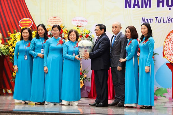 Thủ tướng Chính phủ Phạm Minh Chính dự lễ khai giảng năm học mới tại Trường Tiểu học Đoàn Thị Điểm-3