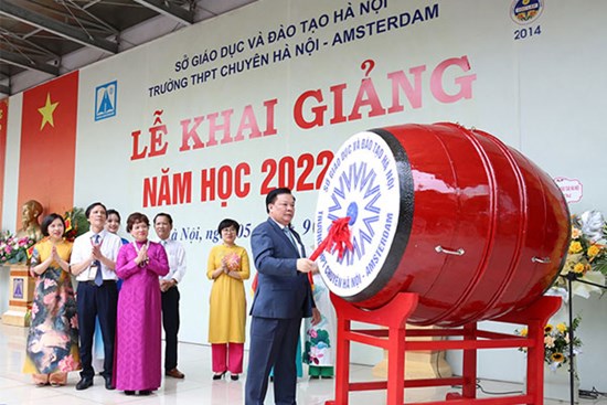Bí thư Thành ủy Hà Nội Đinh Tiến Dũng dự khai giảng tại Trường THPT Chuyên Hà Nội - Amsterdam