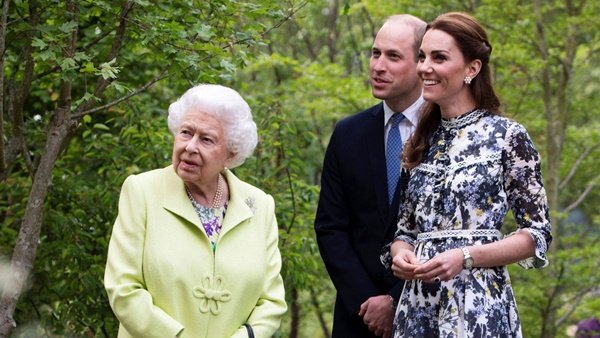 Tiết lộ bất ngờ về thử thách lớn nhất trước hôn nhân của Hoàng tử William và Công nương Kate: Nữ hoàng cũng phải ra tay hỗ trợ-4