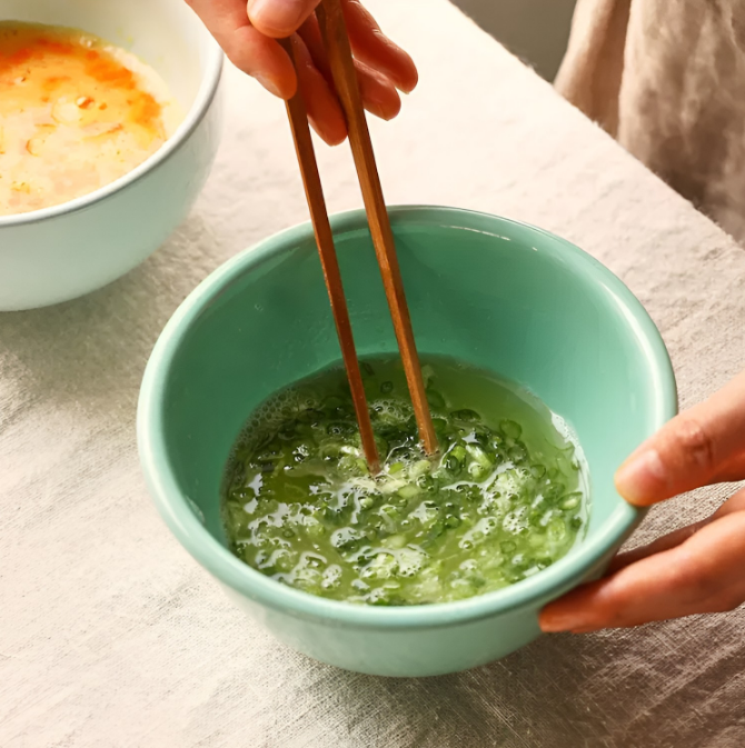 Cách làm trứng cuộn rau củ đơn giản đẹp mắt-4