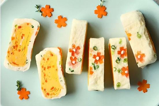 Cách làm trứng cuộn rau củ đơn giản đẹp mắt
