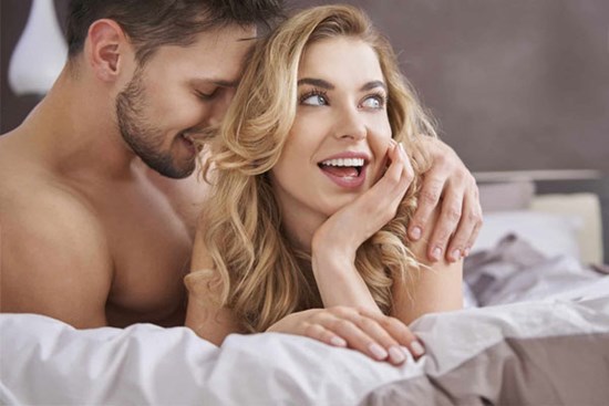 Những người nổi tiếng có đời sống chăn gối lạ thường để hôn nhân không nhàm chán
