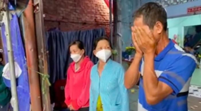 Bố mẹ Châu Kim Sang bật khóc, vẫy tay tiễn con gái trong lễ đưa tang-6