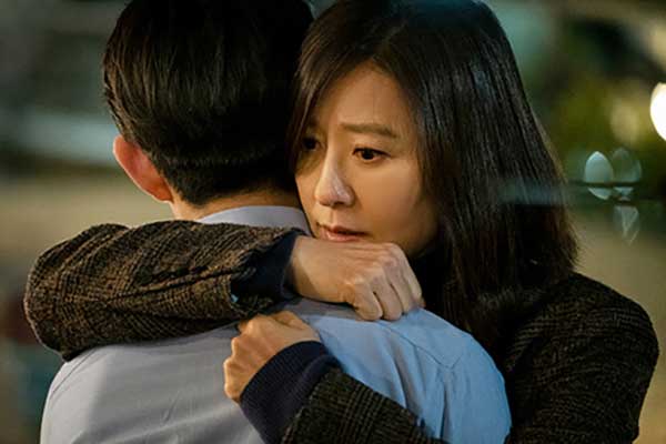 Gặp lại vợ cũ trên chuyến xe buýt và hành động tự nhiên trong lúc phanh gấp khiến chúng tôi đoàn tụ-1