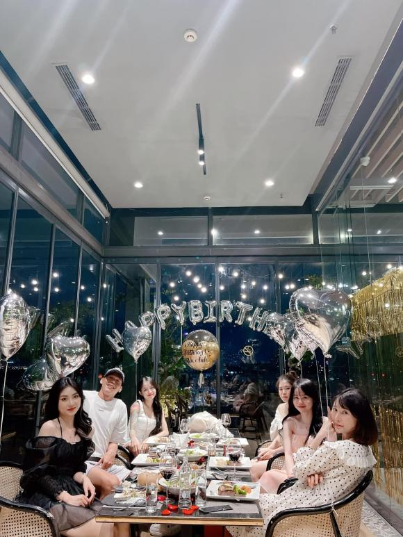 Thủ môn Bùi Tấn Trường dự tiệc sinh nhật bạn gái cũ Quang Hải-4