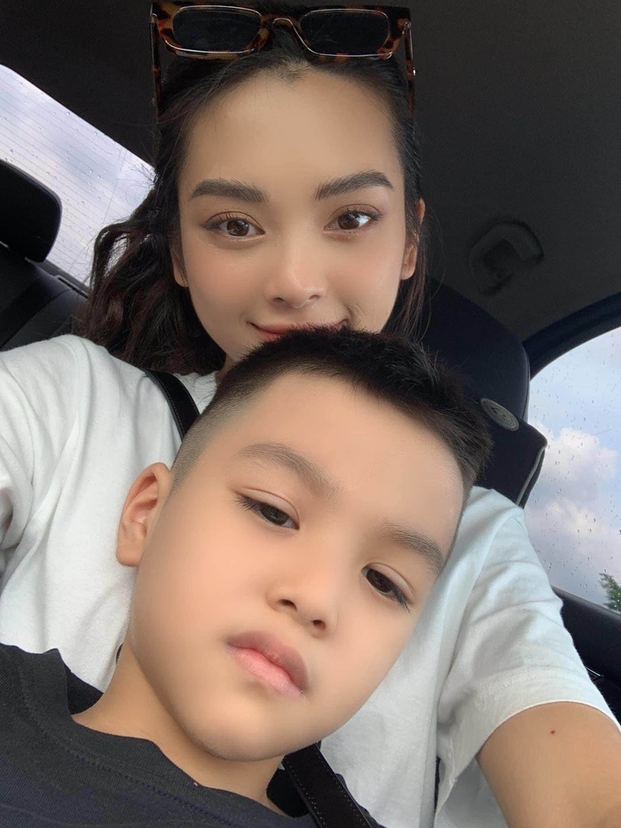 Quỳnh Lương làm mẹ ở tuổi 18, nhìn cậu con trai hiện tại mà xuýt xoa: Mẹ dạy dỗ quá khéo, càng lớn càng ngoan-1