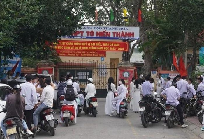 Sở GD-ĐT Thanh Hóa rút kinh nghiệm vụ học sinh không được dự khai giảng vì đến muộn-1