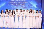 Hà Kiều Anh phản hồi việc bấm điện thoại khi chấm thi Hoa hậu Hòa bình-2