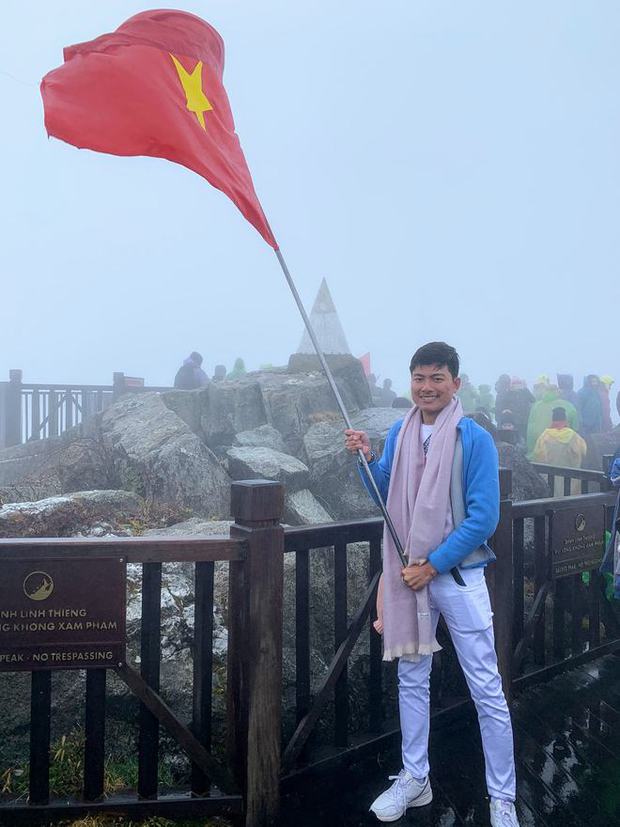 Mẹ vất vả làm phụ hồ, con trai 31 tuổi báo hiếu, tặng 2 mảnh đất, đưa mẹ đi du lịch khắp nơi-4