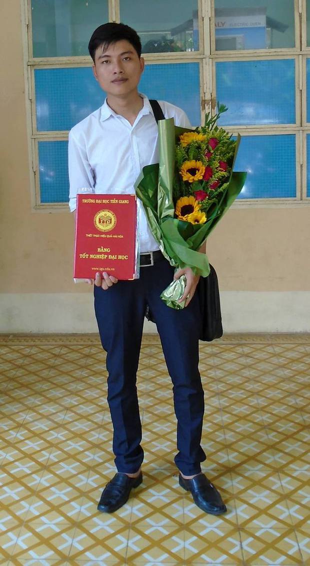 Mẹ vất vả làm phụ hồ, con trai 31 tuổi báo hiếu, tặng 2 mảnh đất, đưa mẹ đi du lịch khắp nơi-8