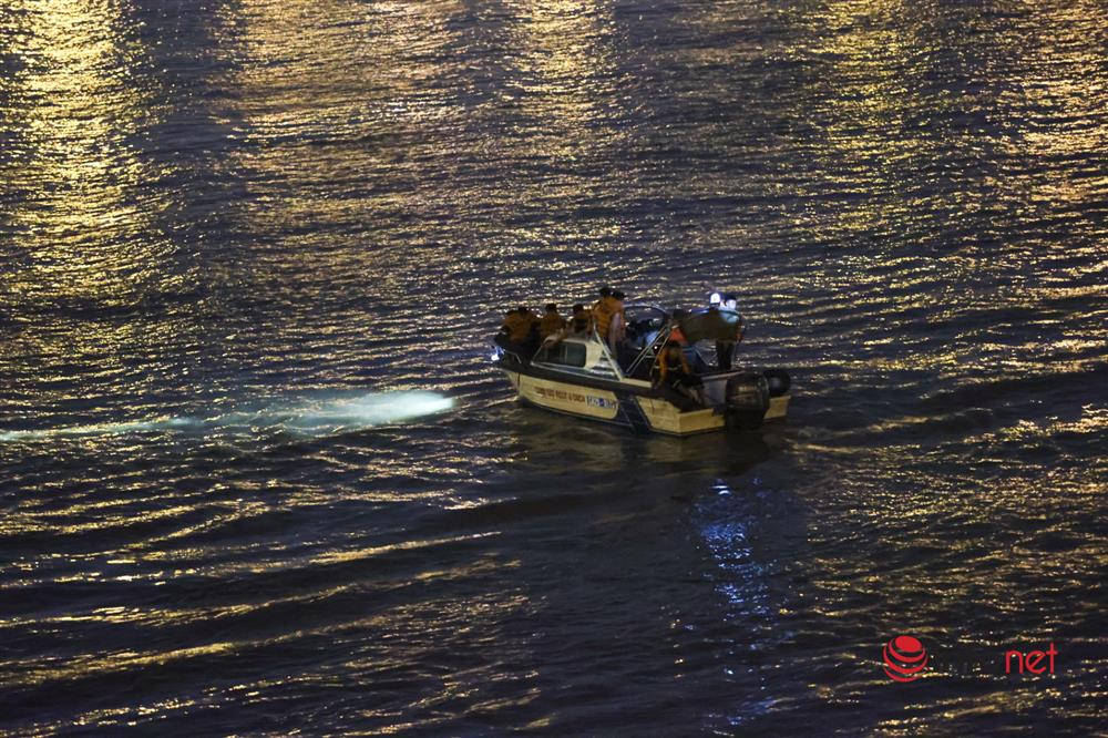 Hà Nội: Đôi nam nữ nhảy cầu Long Biên, hàng chục người tìm kiếm xuyên đêm-3