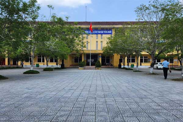 Thầy giáo ở Huế xin Sở GD-ĐT cho mở tiệc đầu năm học-2