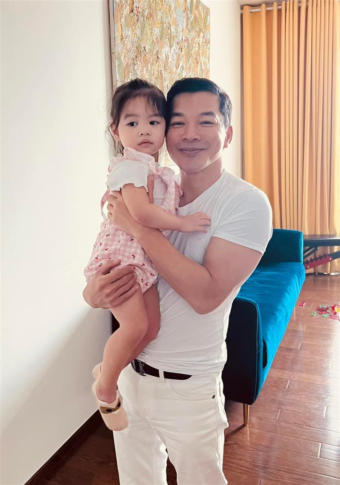 Trần Bảo Sơn khoe con gái 2 tuổi, giữ kín danh tính mẹ em bé-1