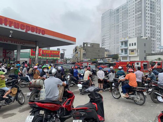 Hiện trường vụ cháy quán karaoke ở Bình Dương khiến nhiều người thiệt mạng-5