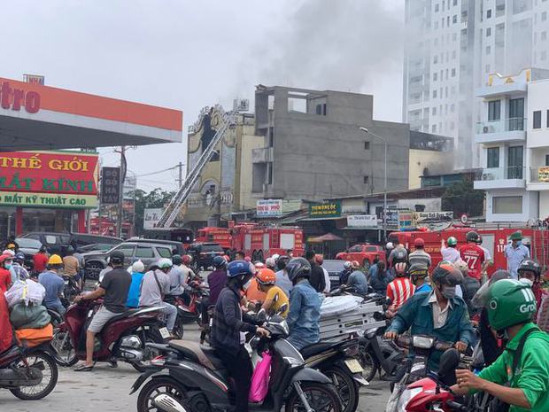 Hiện trường vụ cháy quán karaoke ở Bình Dương khiến nhiều người thiệt mạng-6