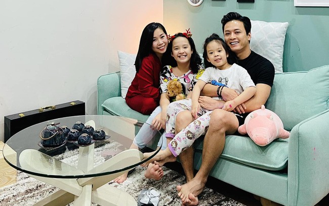 Bà xã Hồng Đăng nhắc đến chồng và hai con, tiết lộ điểm chung giống nhau của gia đình-5