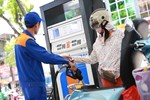 Giá xăng dầu có thể giảm thêm 1.000 đồng/lít-2