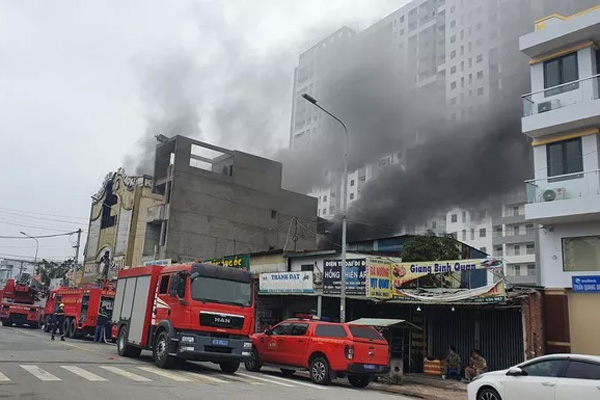 Cháy quán karaoke làm hàng chục người chết: Thủ tướng chia buồn với gia đình người bị nạn và ra chỉ đạo nóng-3