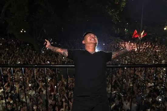 Ca sĩ Tuấn Hưng vẫn tổ chức liveshow dù đã được chính quyền cảnh báo