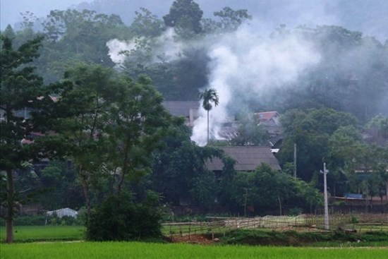 Vợ nhọc công ‘giải bùa yêu’ cho chồng