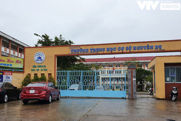 Thầy giáo bật khóc sau khi sát hại đồng nghiệp-1