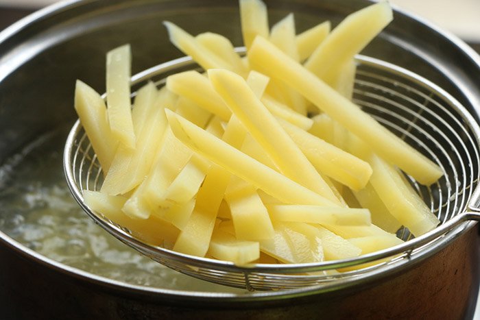 Thêm bước này, khoai tây chiên giòn tan, để lâu không ỉu-3