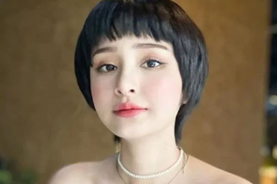 Hiền Hồ chia tay bạn trai sau ồn ào 'anh em nương tựa'