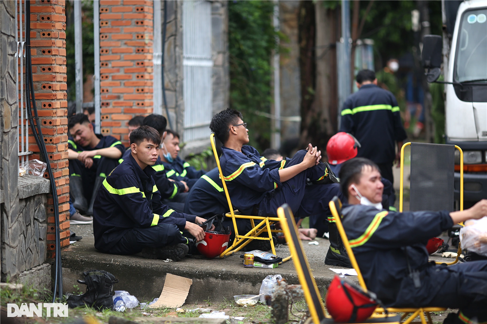 Bên trong quán karaoke cháy làm ít nhất 13 người thiệt mạng-17