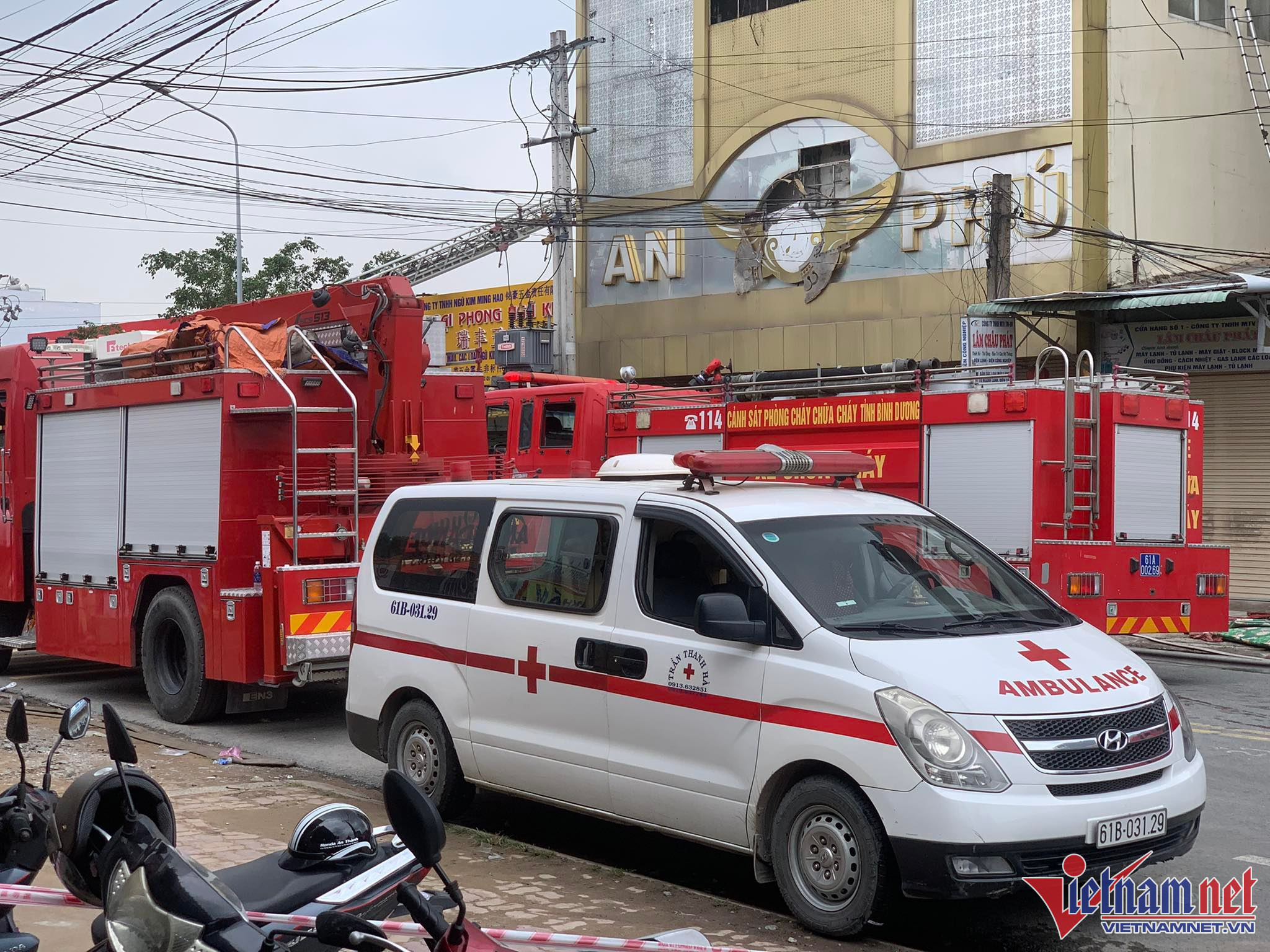 32 người chết trong vụ cháy quán karaoke ở Bình Dương-28