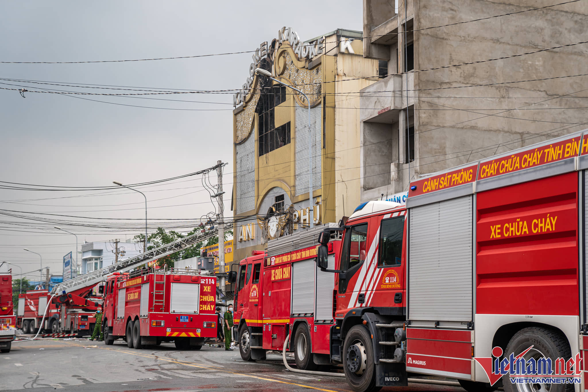 32 người chết trong vụ cháy quán karaoke ở Bình Dương-29