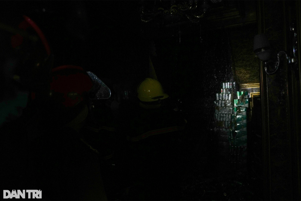 32 người chết trong vụ cháy quán karaoke ở Bình Dương-23