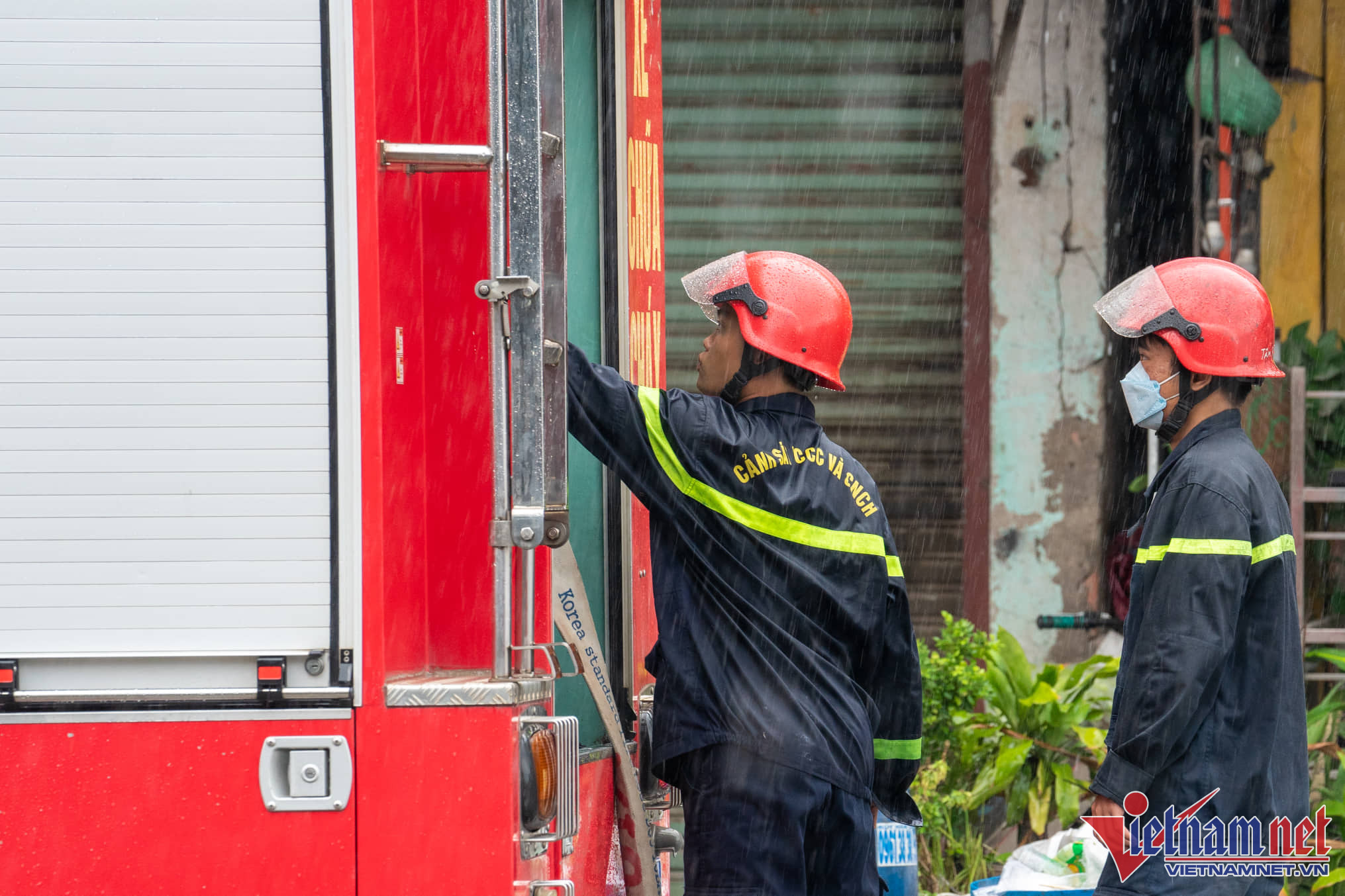 32 người chết trong vụ cháy quán karaoke ở Bình Dương-16