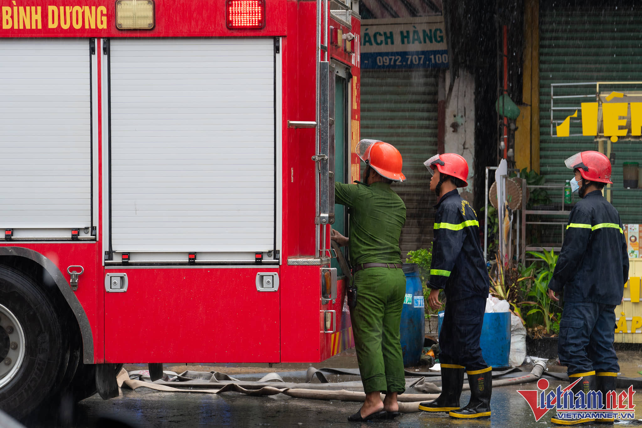 32 người chết trong vụ cháy quán karaoke ở Bình Dương-14