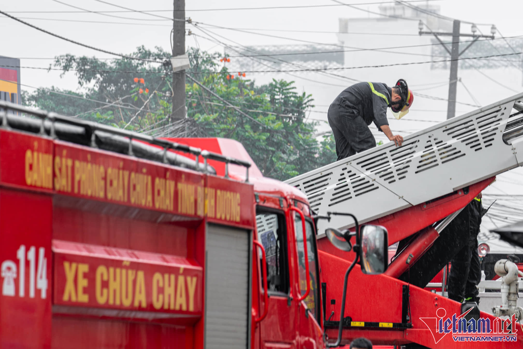 32 người chết trong vụ cháy quán karaoke ở Bình Dương-9