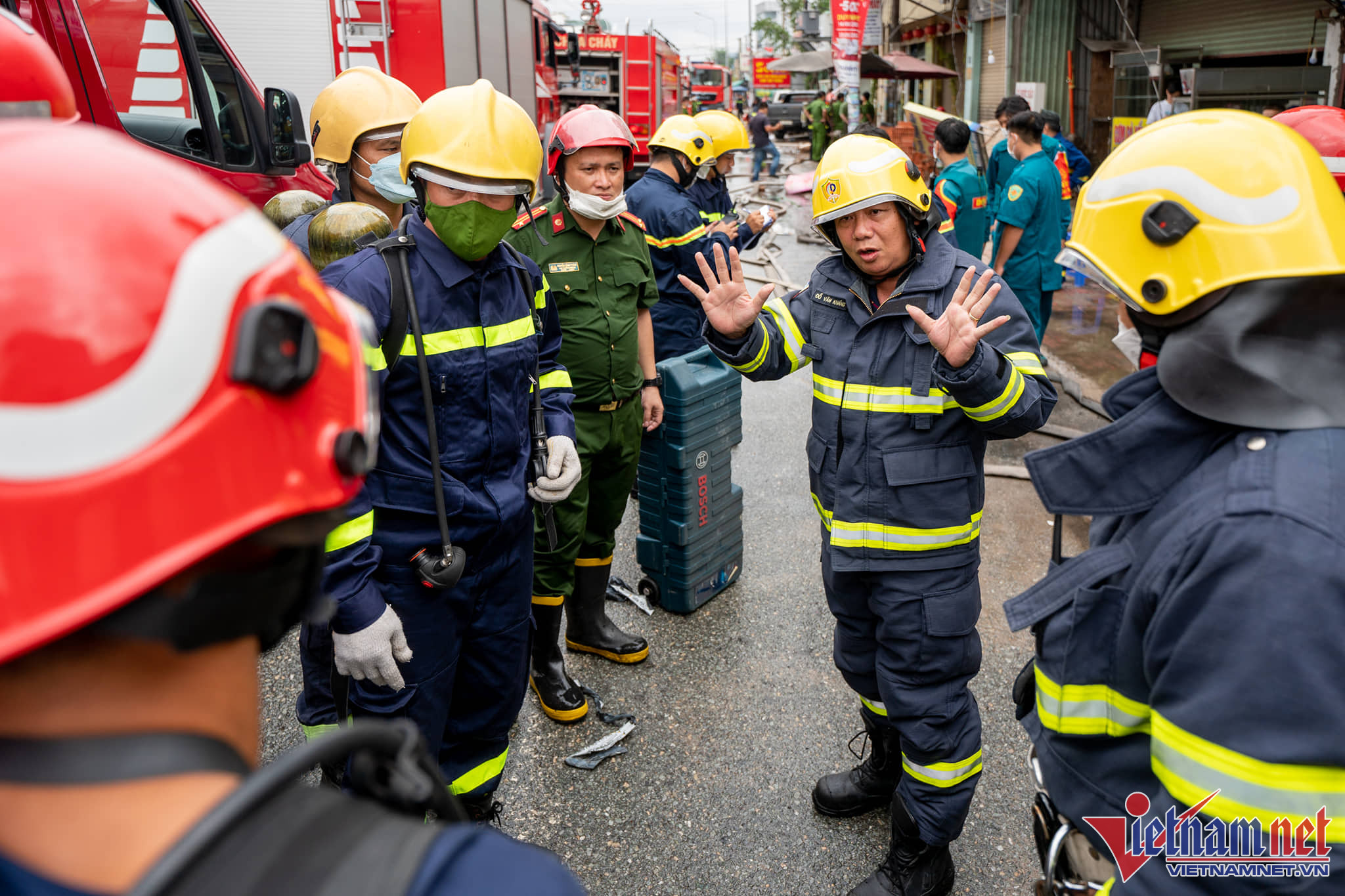 32 người chết trong vụ cháy quán karaoke ở Bình Dương-7