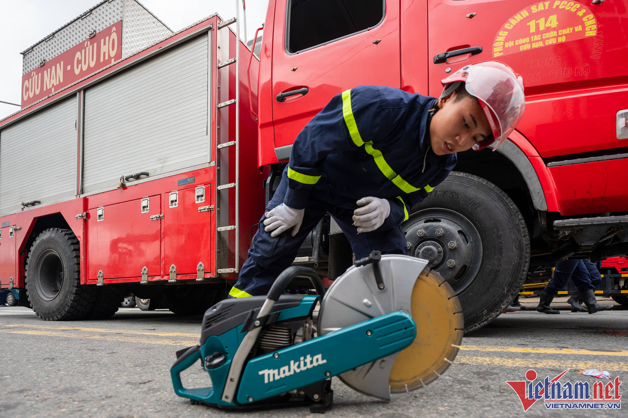 32 người chết trong vụ cháy quán karaoke ở Bình Dương-8