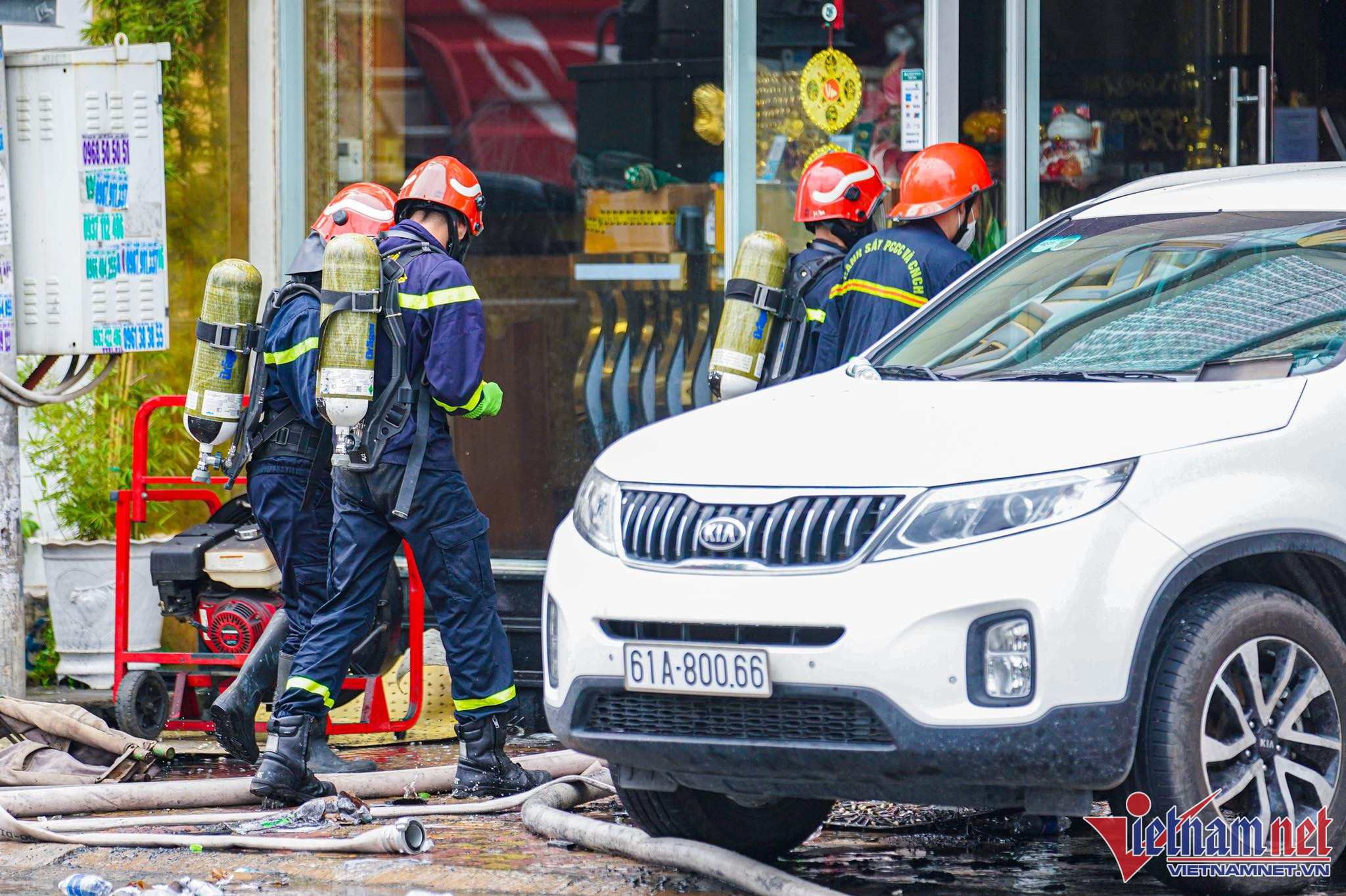 32 người chết trong vụ cháy quán karaoke ở Bình Dương-33