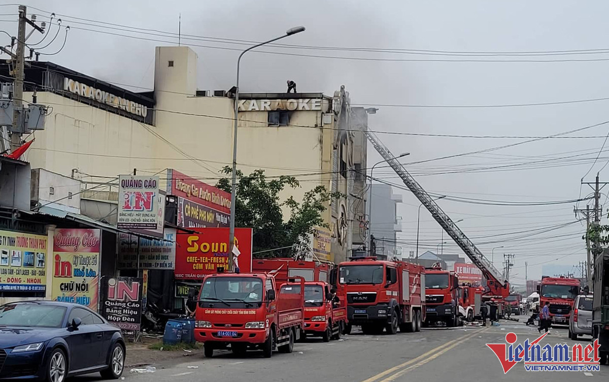 32 người chết trong vụ cháy quán karaoke ở Bình Dương-41