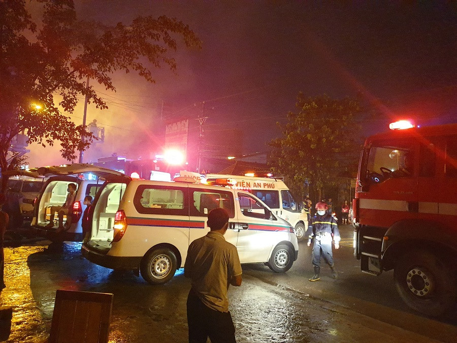 32 người chết trong vụ cháy quán karaoke ở Bình Dương-43