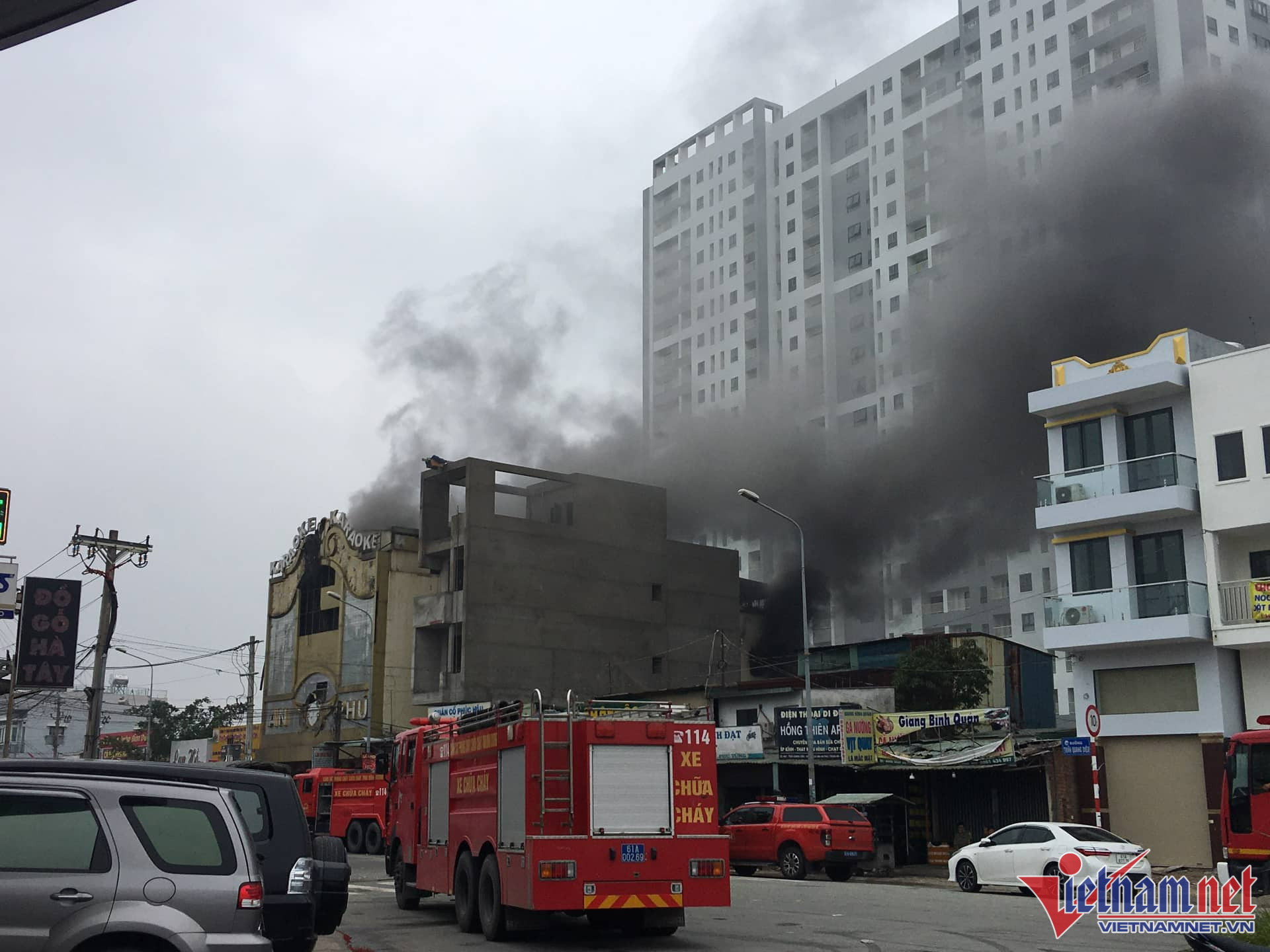 32 người chết trong vụ cháy quán karaoke ở Bình Dương-40