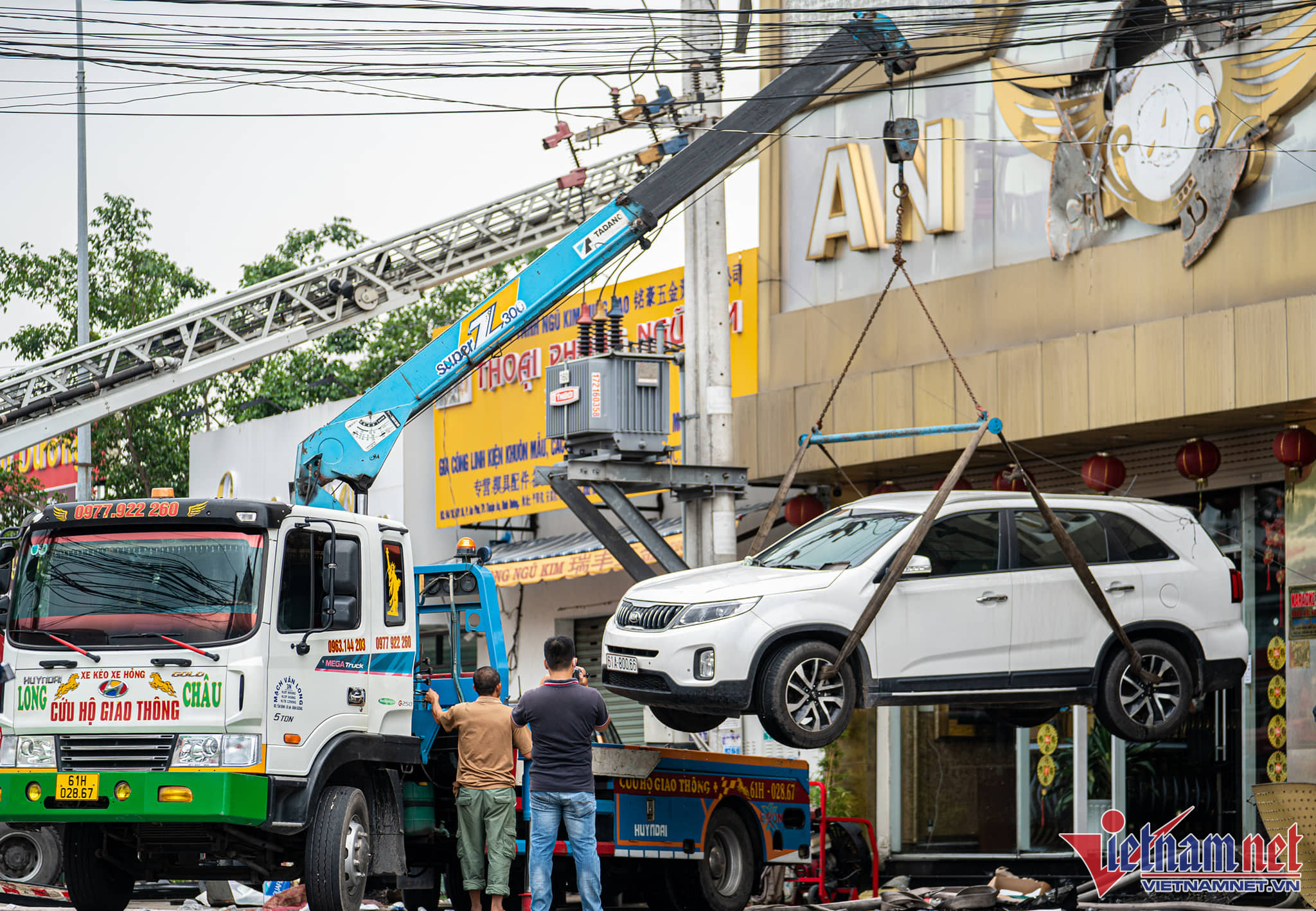 32 người chết trong vụ cháy quán karaoke ở Bình Dương-36